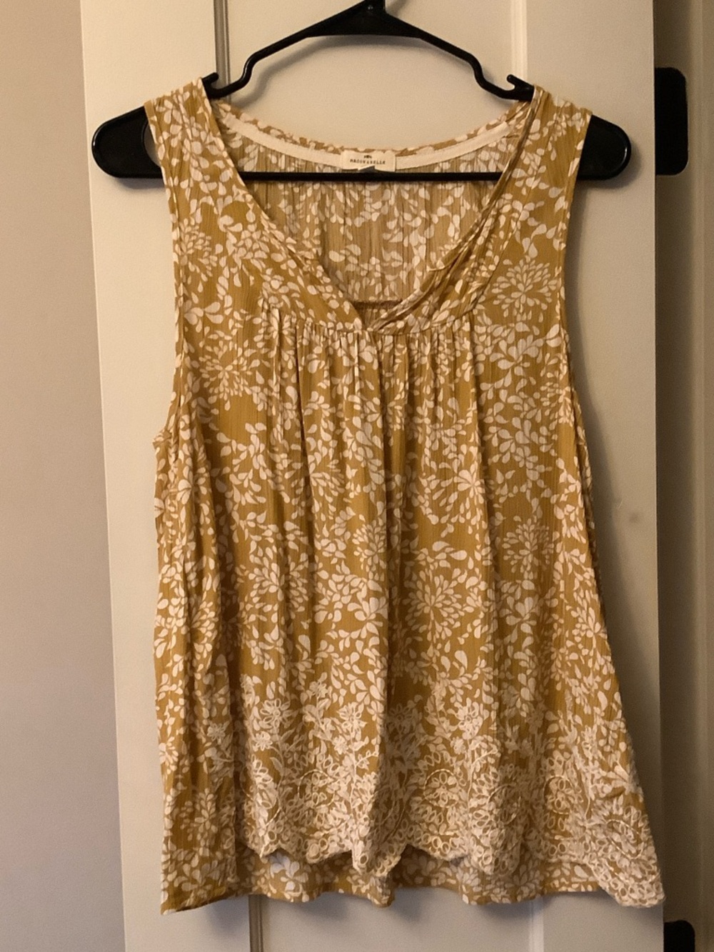 mason & belle Sleeveless Floral Print Camisole in Mustard